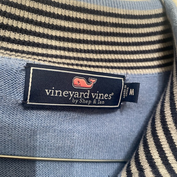 Vineyard Vines quarter zip like new men’s size medium - Picture 2 of 3